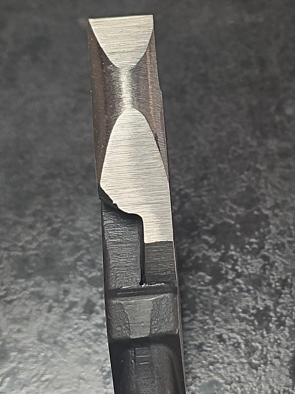 Klein Tools D213-9NE 9" High-Leverage Side Cutting Pliers