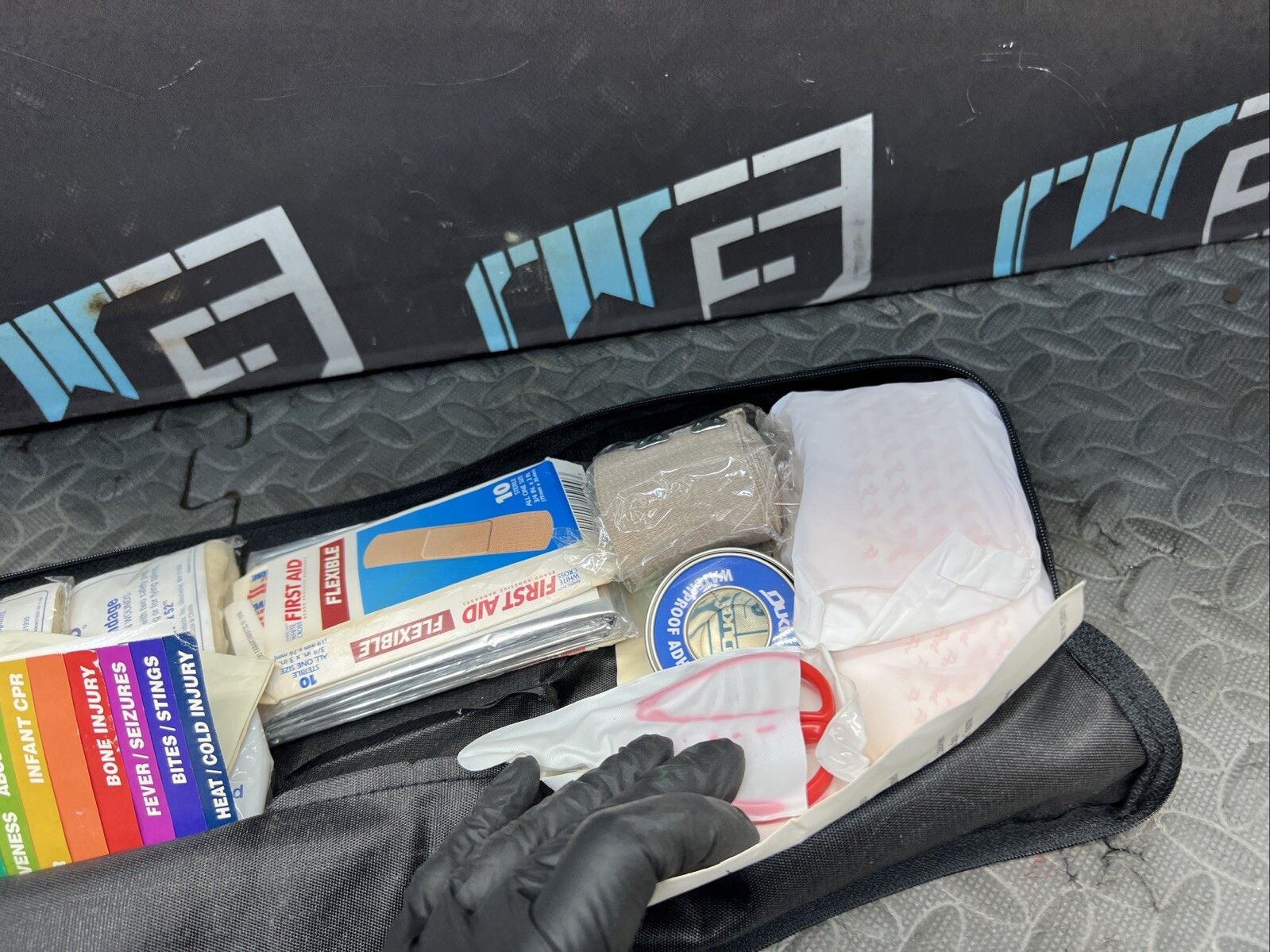 OEM 1999-2003 BMW E39 M5 EMERGENCY FIRST AID KIT W/ CASE