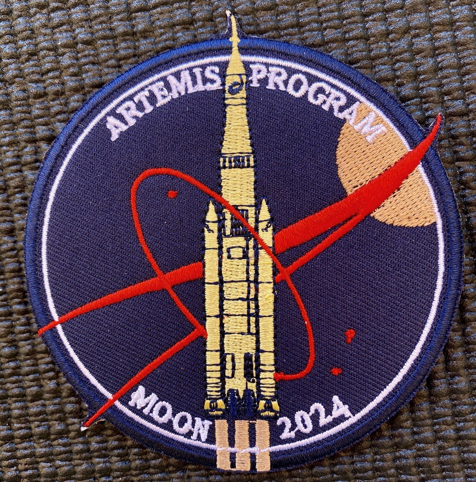 NASA - ARTEMIS ASTRONAUT MOON MISSION OFFICIAL SPACE PATCH - ROCKET - 3.5”