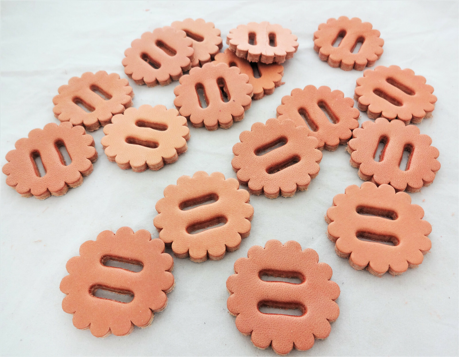 Lot of 20 Slotted Leather Conchos Scalloped Rosettes Saddle Repair Horse Tack