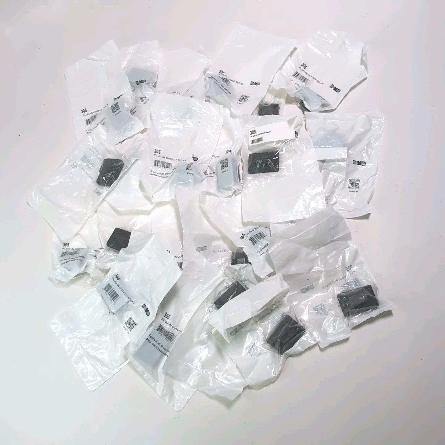 DMP 305 PLUG IN OUTPUT RELAY (FOR XR150/550 SERIES ALARM PANELS) LOT OF 24 NEW