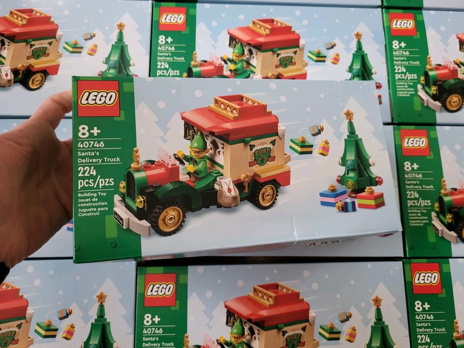 Lego 40746 Santa's Delivery Truck Elf Christmas Tree 224 pieces Ages 8+
