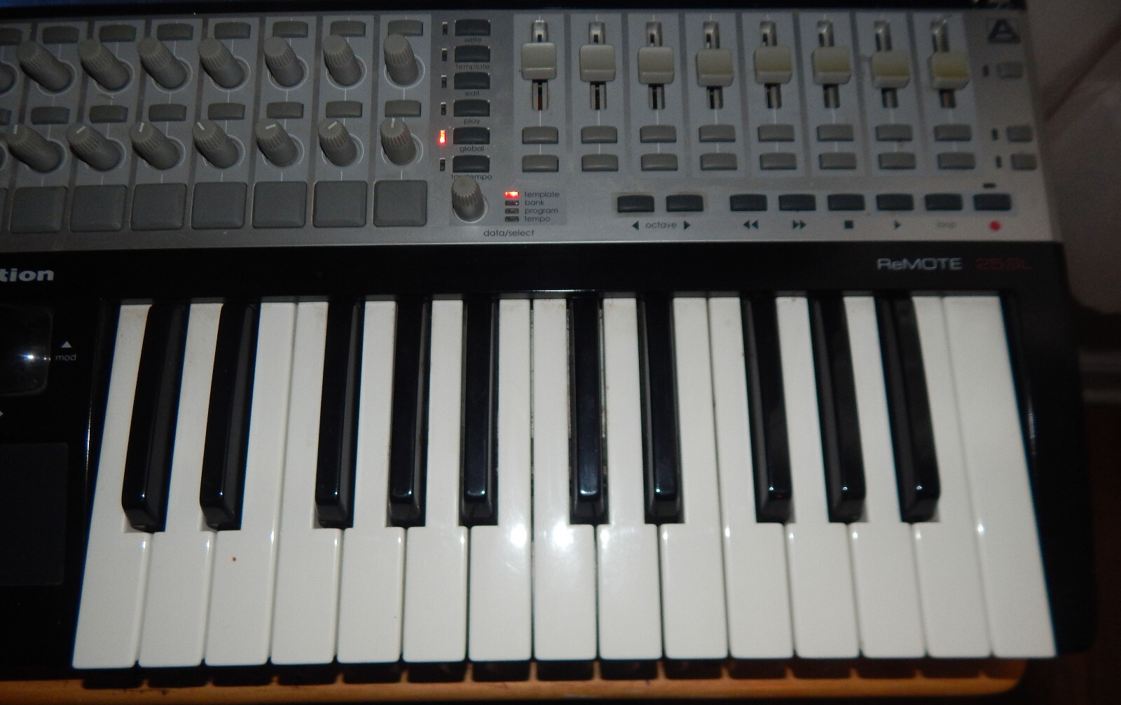Novation ReMote SL World’s First Intelligent MIDI Controller Automap | Next‑Gen