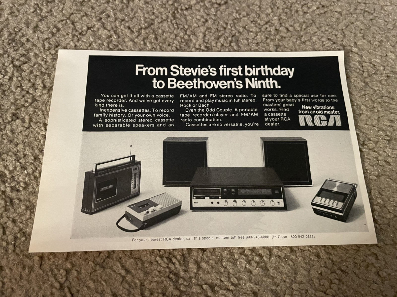 Vintage 1970 RCA PORTABLE CASSETTE PLAYER TAPE RECORDER FM/AM RADIO PRINT AD