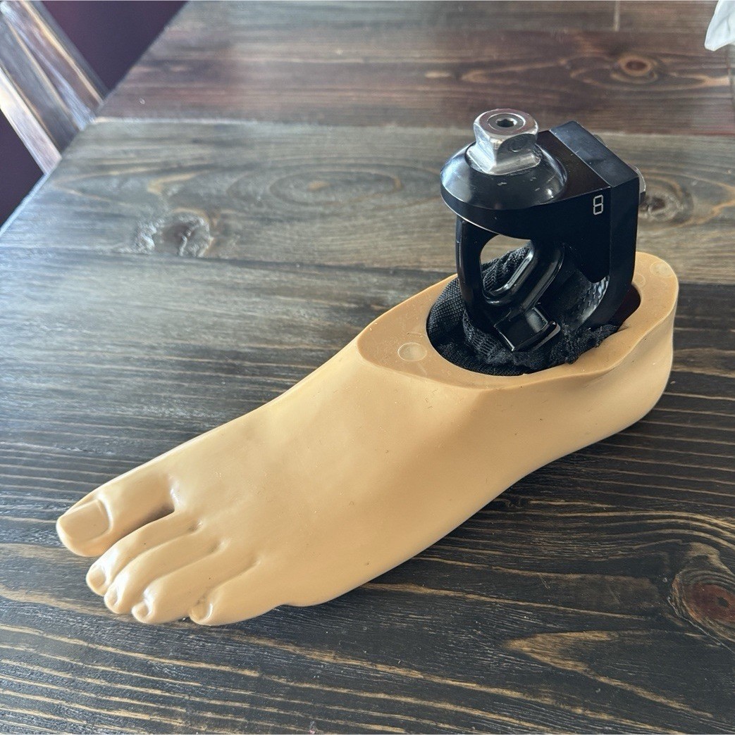 Blatchford elite2 Prosthetic Foot Size 26N Cateogry 8 Mobility Aid