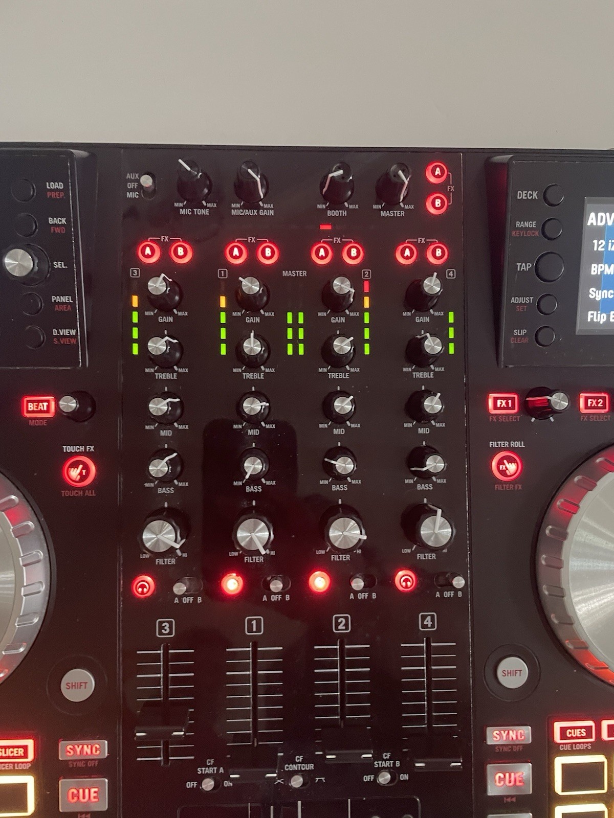 Numark NV 4-Deck Dual-Display USB DJ Controller Turn Tabletop - Black