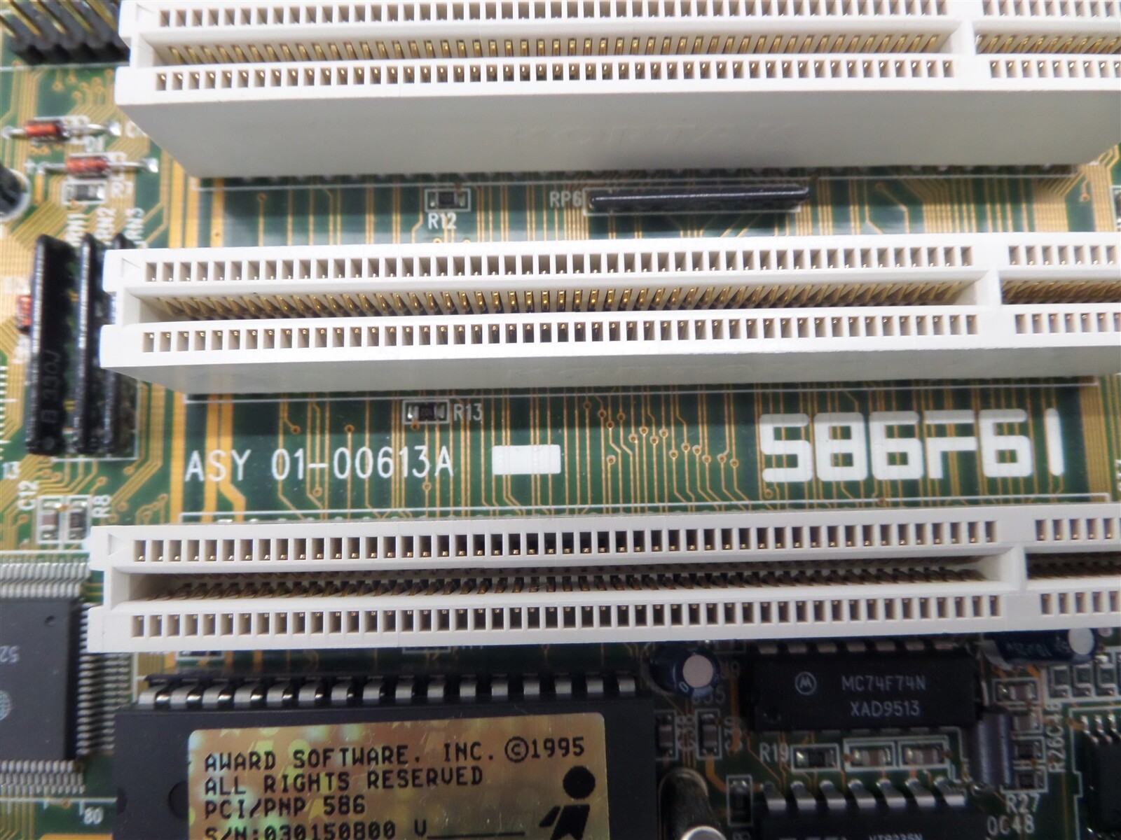 Freetech 586F61 Socket 7 Motherboard 01-00613A - No CPU No RAM