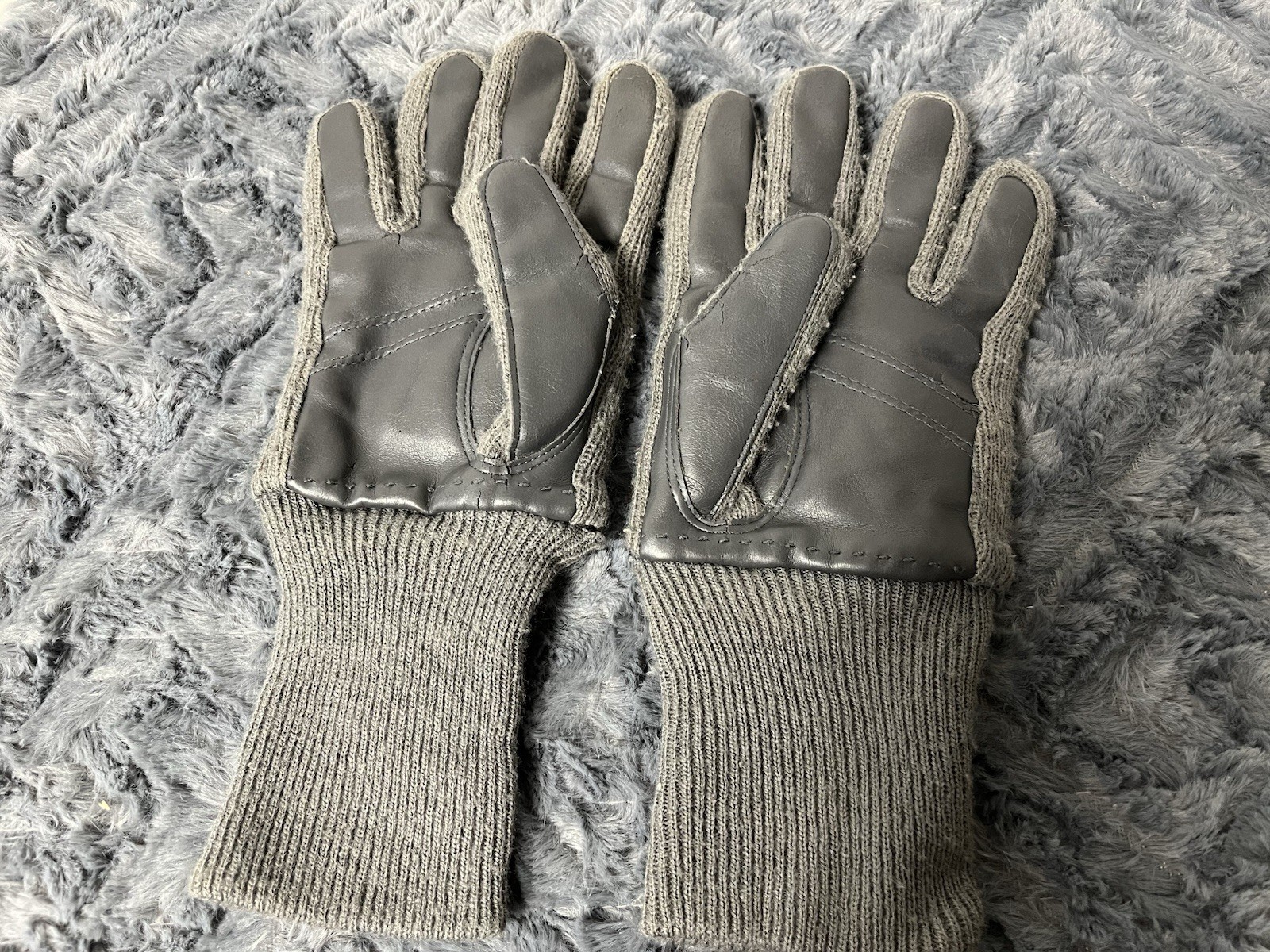 Grey Gloves One Size Fits All Men’s