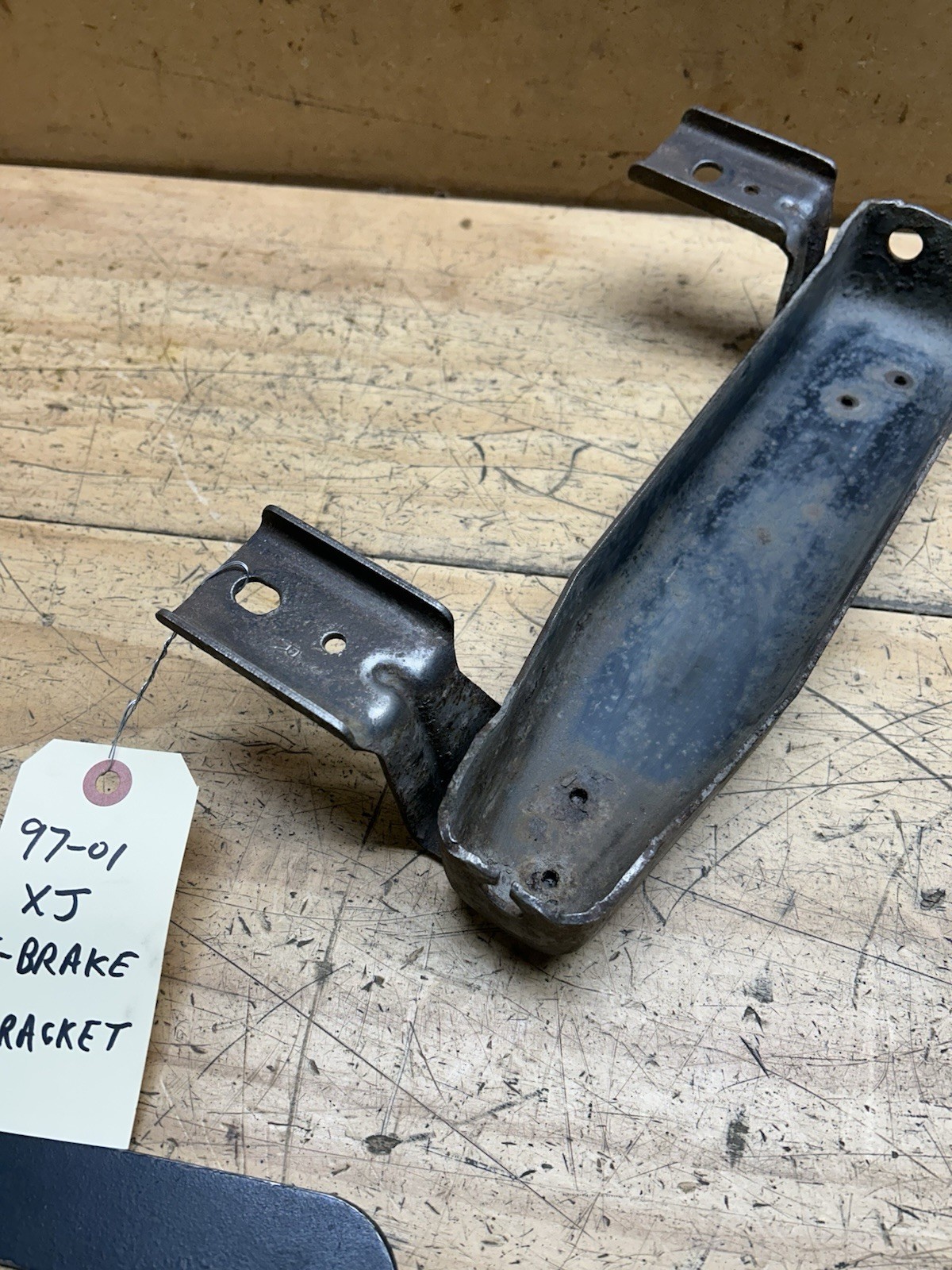97-01 Jeep Cherokee XJ OEM Emergency Parking Brake Cable Equalizer Frame Bracket