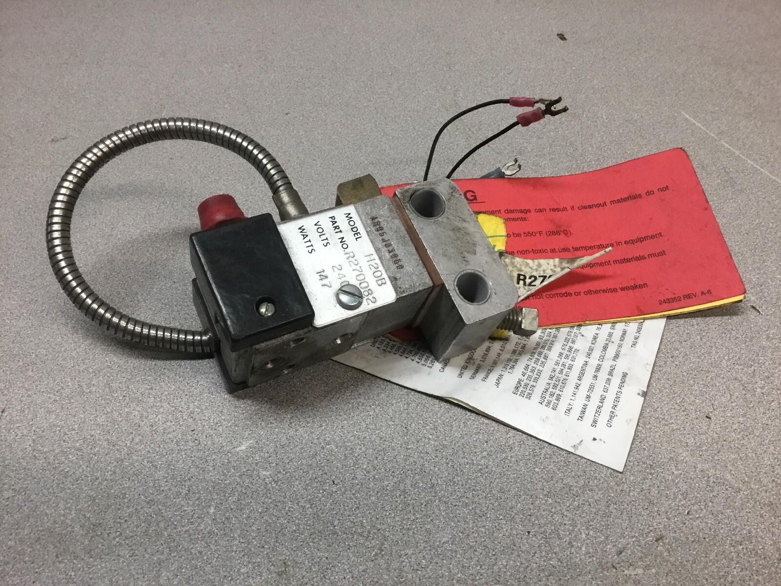 NEW NO BOX Nordson Model H20B Hot Melt Glue Gun Applicator Head; R270082, 240V