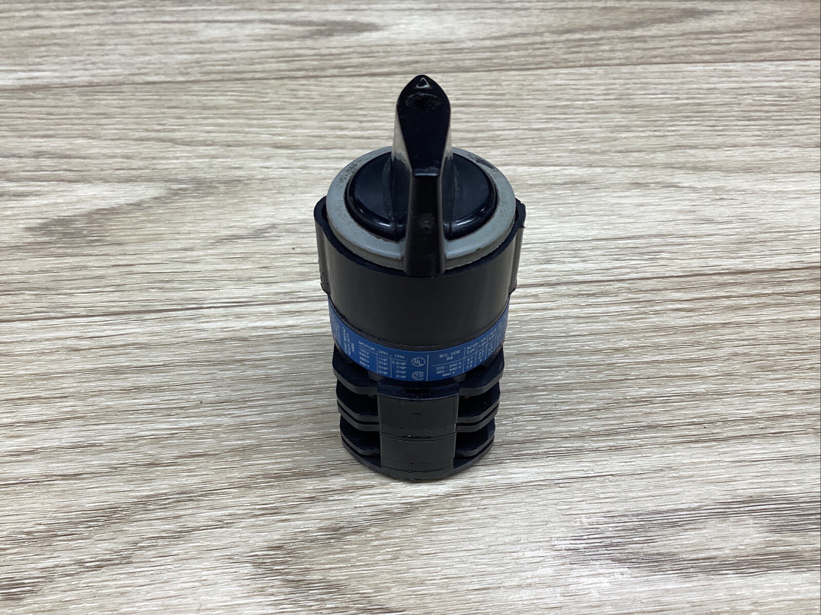 Kraus & Naimer B11 Assembled Rotary Switch 3 POSITION #812D77