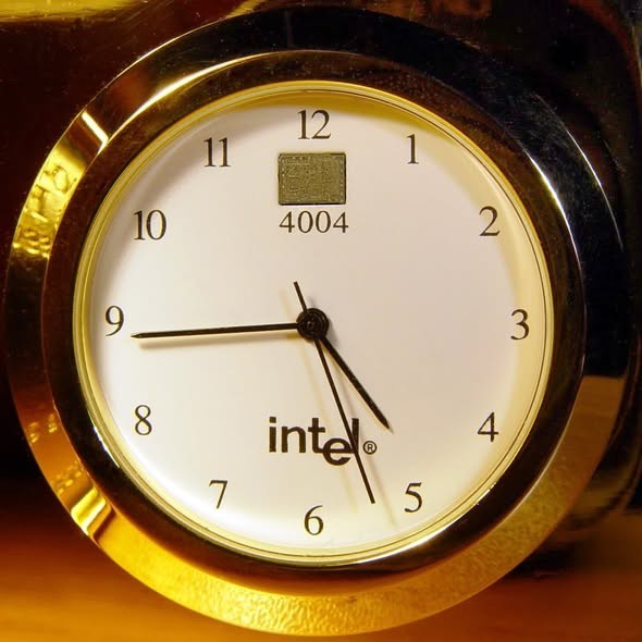 Intel 1996 25th Anniversary Desk Clock - Intel 4004 microprocessor