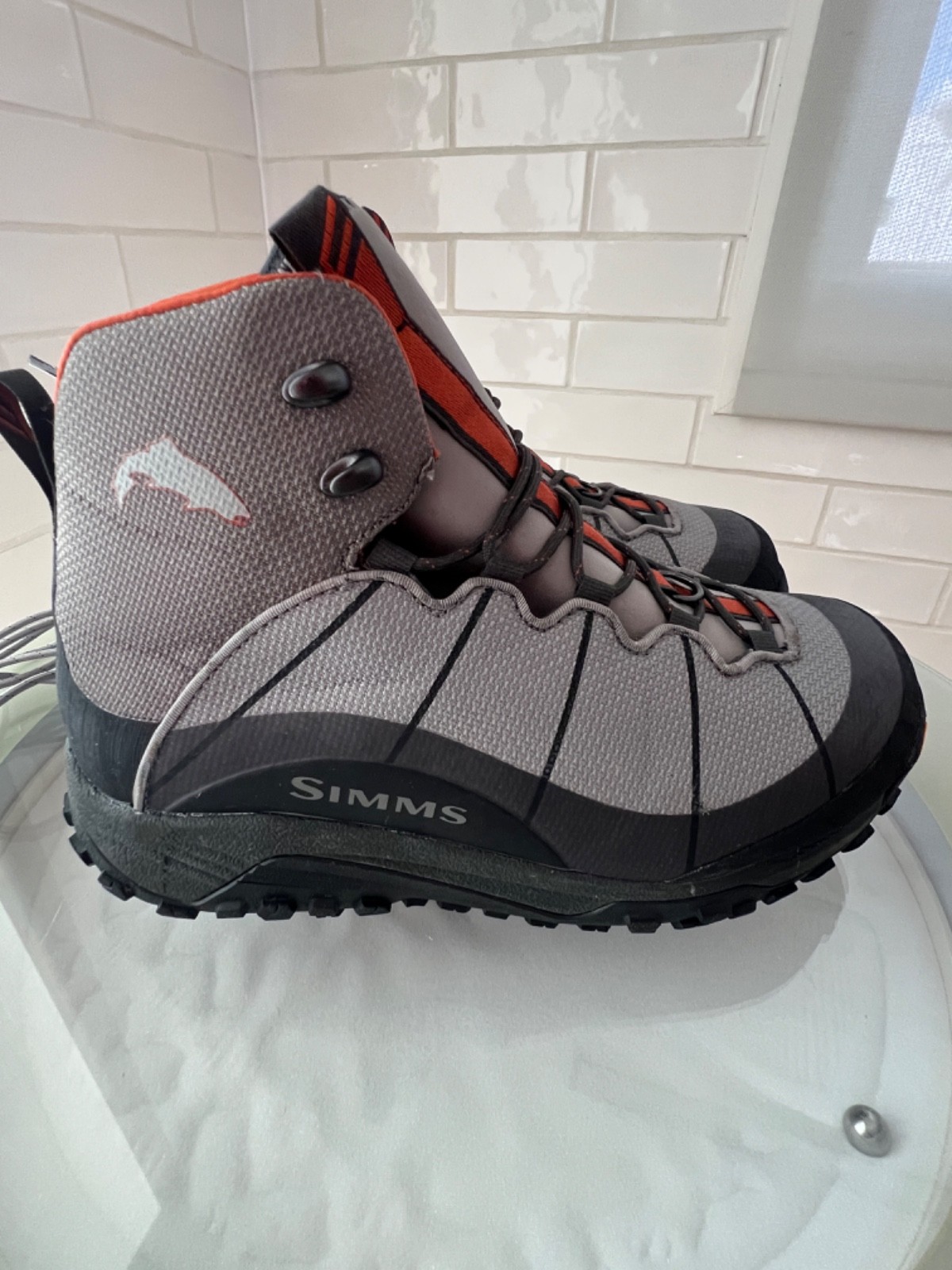 SIMM'S Women’s The Box has sizes for men too!   Flyweight Boot Vibram Hard Sole