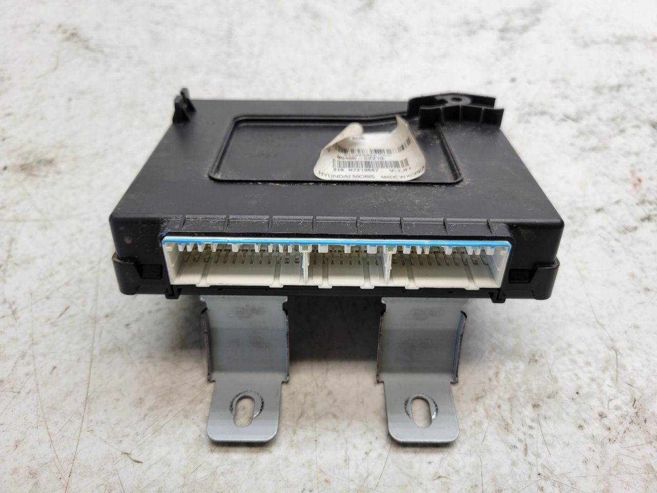 2015 2016 2017 HYUNDAI SONATA BODY CONTROL MODULE BCM 95400-C2211