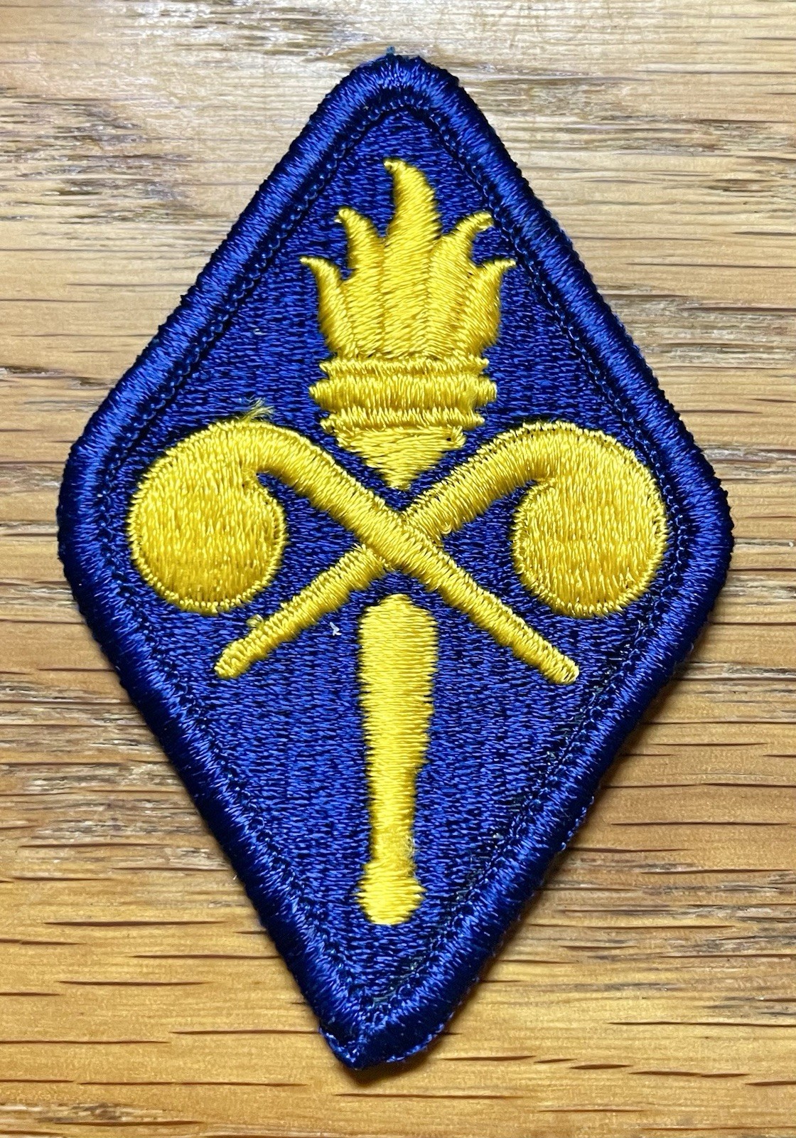 ORIGINAL 1960’s/1970’s US CHEMICAL CENTER & SCHOOL PATCH - MERROWED EDGE