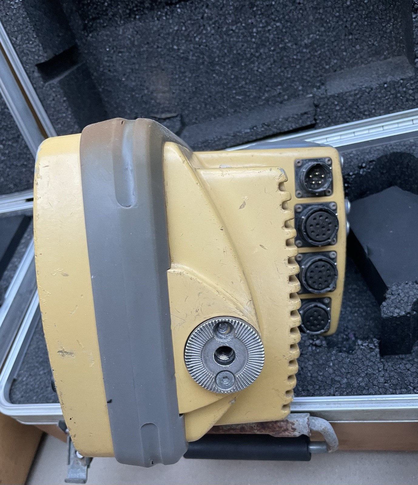 TOPCON SYSTEM FIVE 9901 GPS MACHINE CONTROL BOX 3DMC INCLUDING DISPLAY UNIT 9168