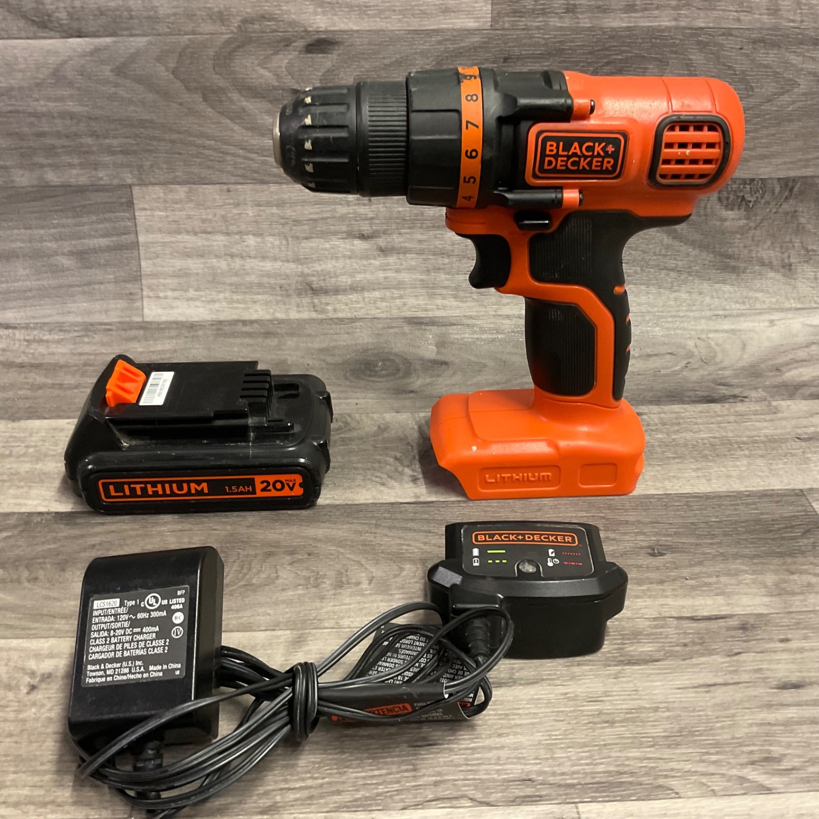 Black + Decker 20V Cordless Drill/Driver LDX120 + LBXR20 Battery + Charger  NICE
