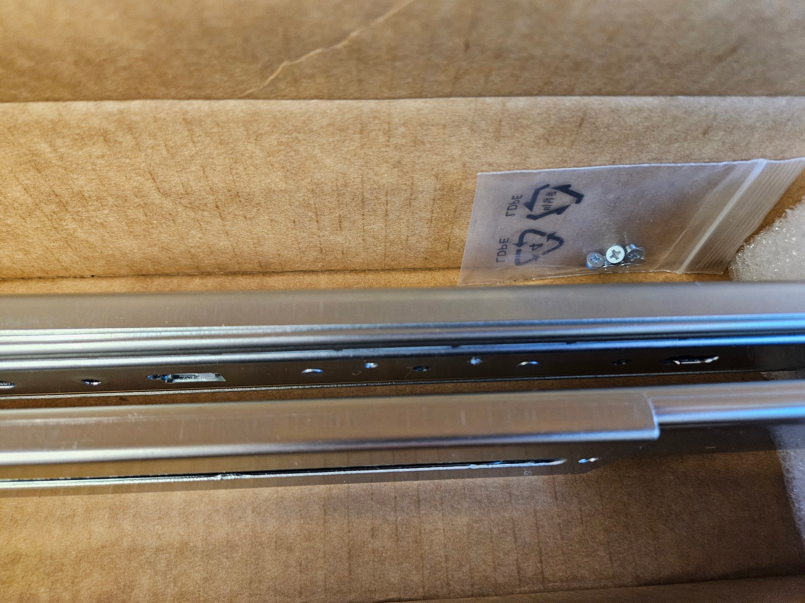 King Slide 3A61-5590 Rail Kit 4 post *NEW*
