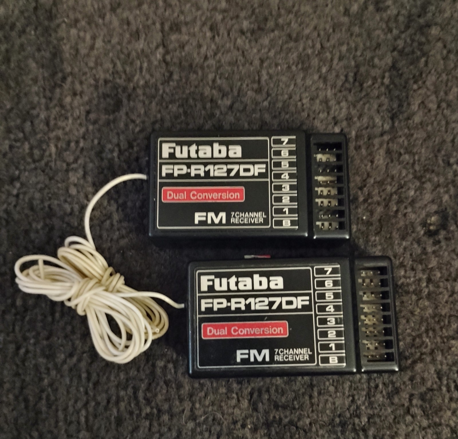 2 X  Futaba  FP-R127DF  Receiver 's  on Channel  51  72 Mhz  FM
