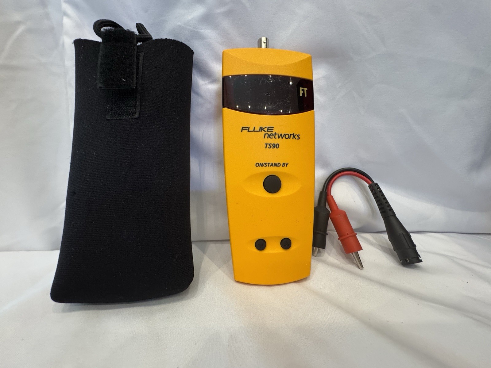FLUKE NETWORKS TS90 CABLE FAULT FINDER W/ TEST LEADS, CARRY POUCH 26500-090