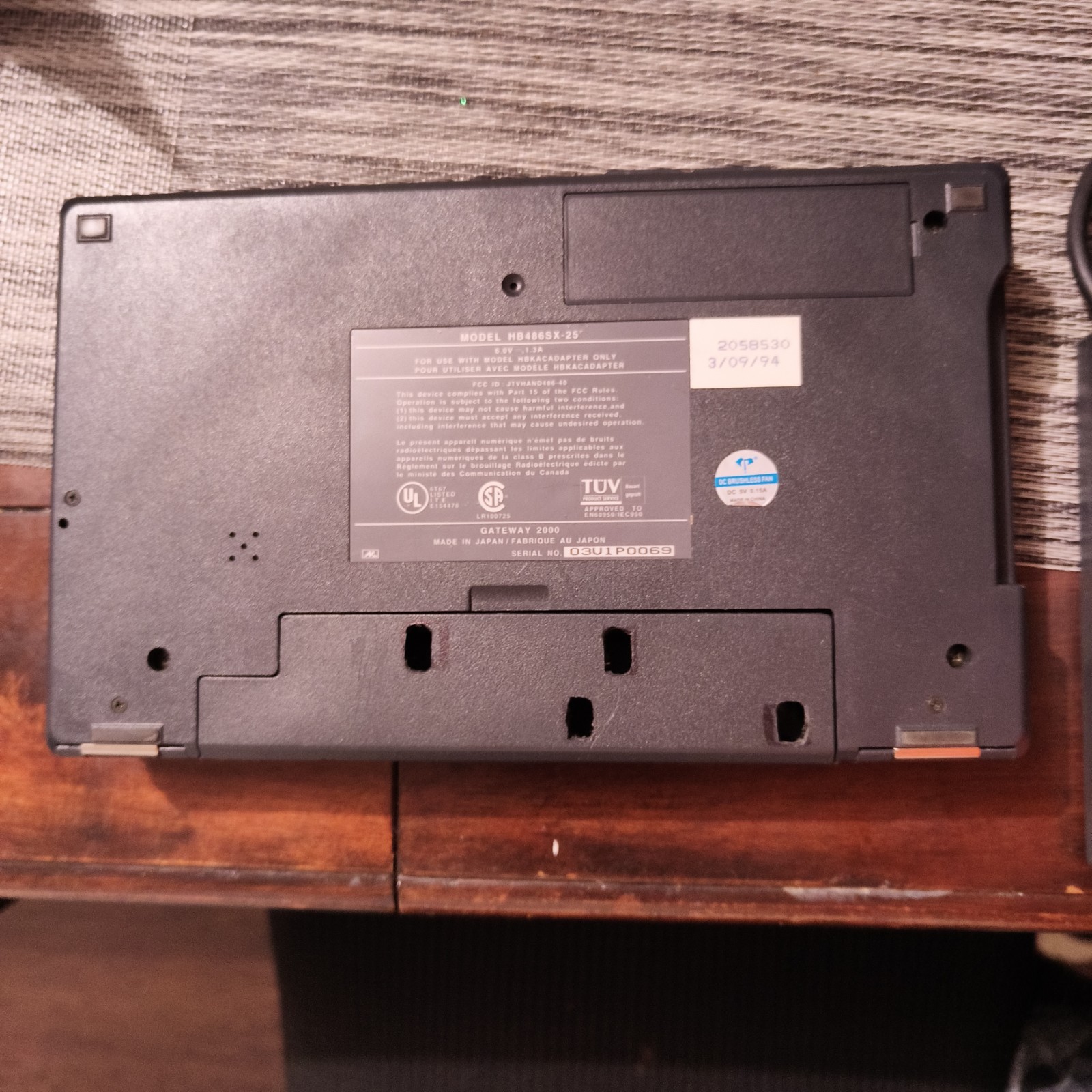 Gateway 2000 Handbook 486 Laptop