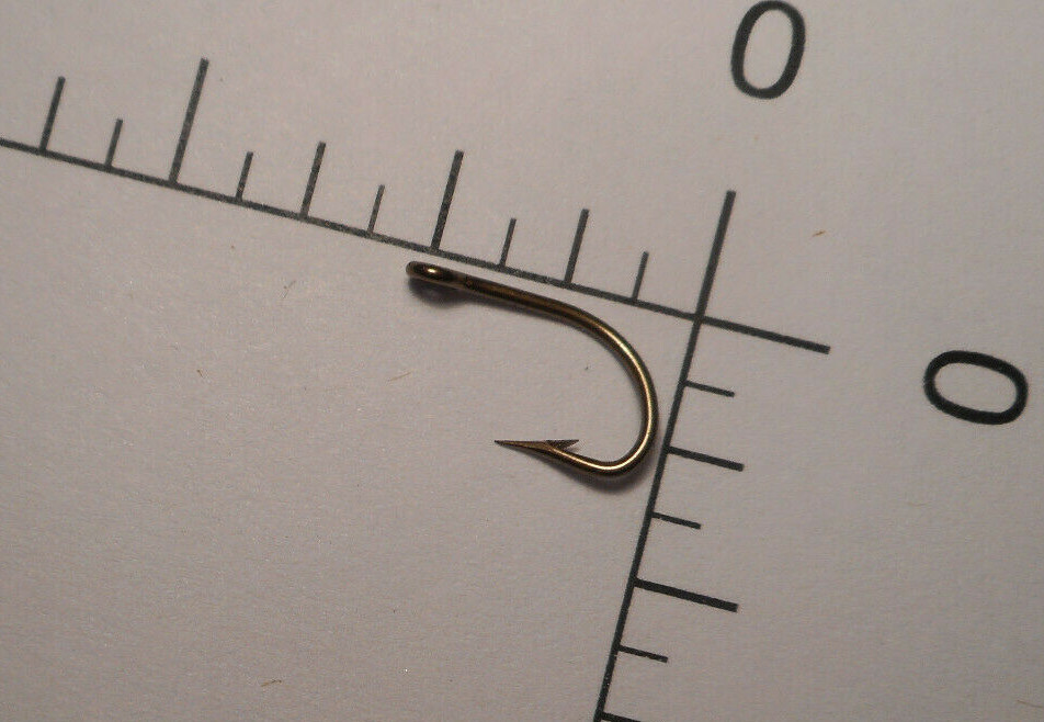 100 MUSTAD #6 Fly / BAIT Hooks HAMECONS Irlandais BRONZED REVERSED NORWAY 199 B