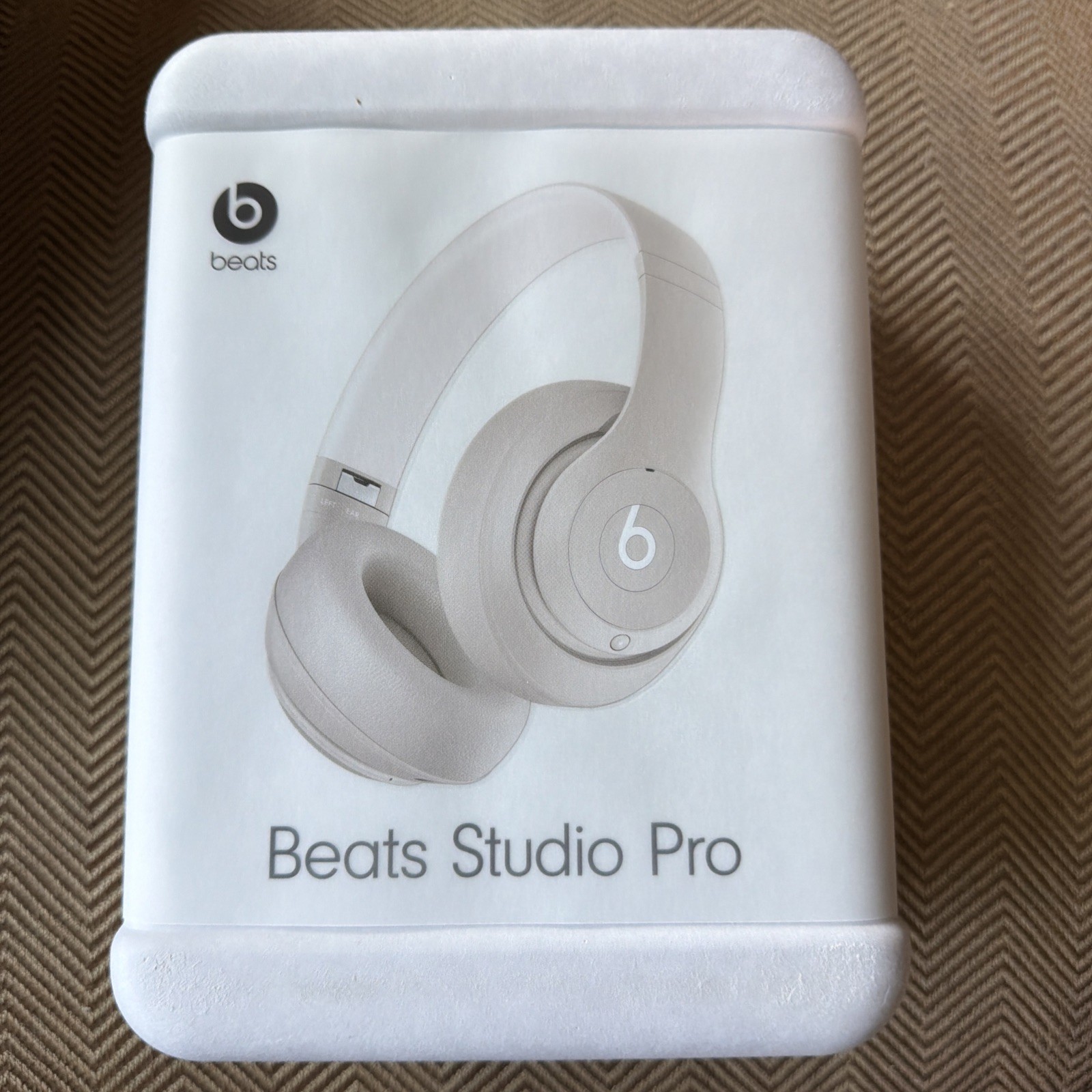 Beats Studio Pro SEALED IN BOX