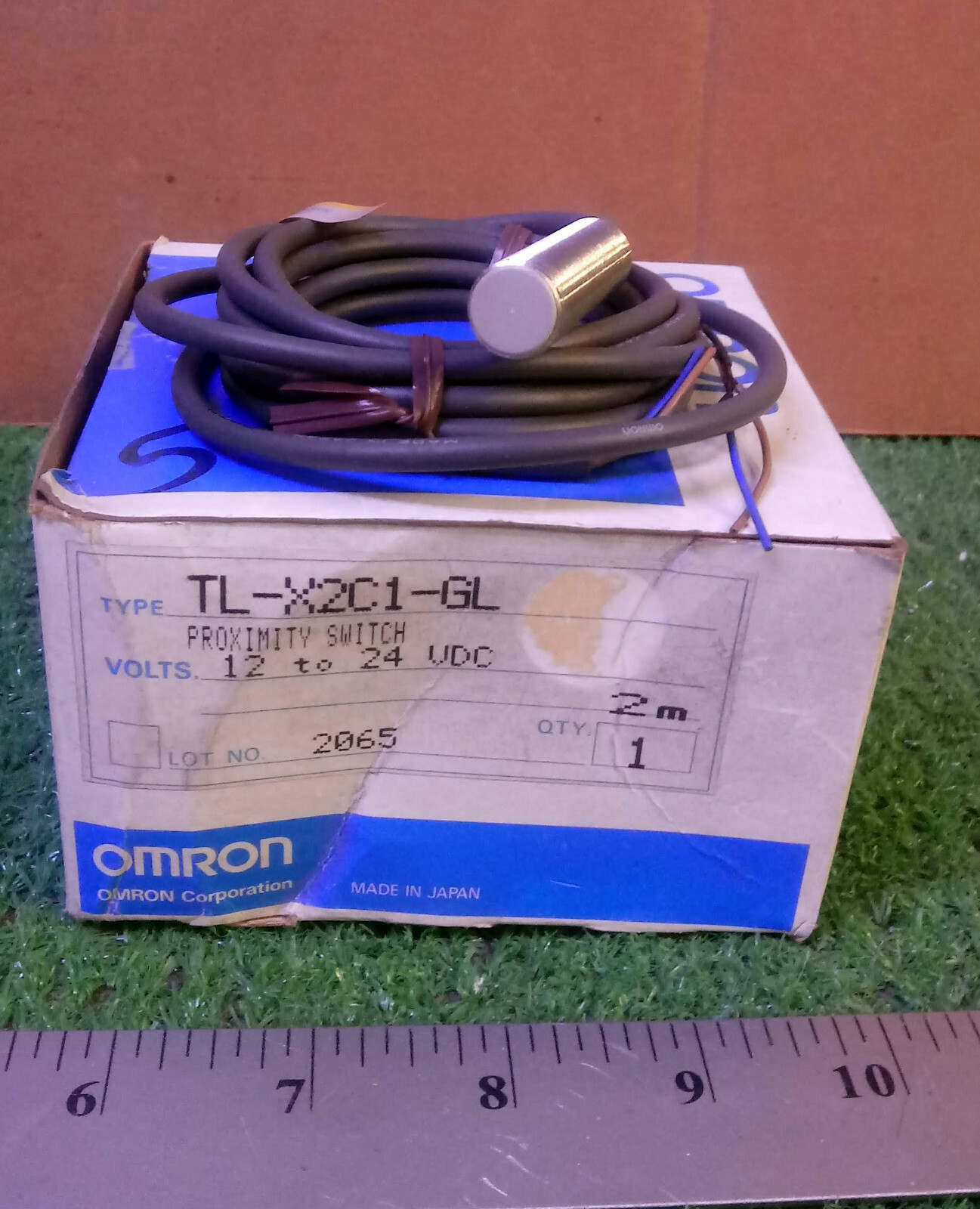 1 NEW OMRON TL-X2C1-GL PROXIMITY SWITCH NIB ***MAKE OFFER***