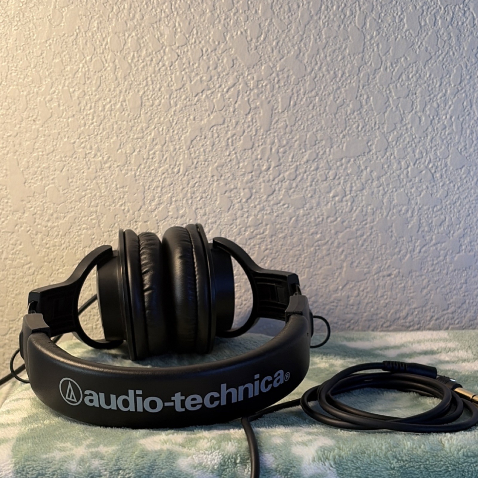 Audio-Technica ATH-M20x Over-Ear Studio Monitoring Headphones