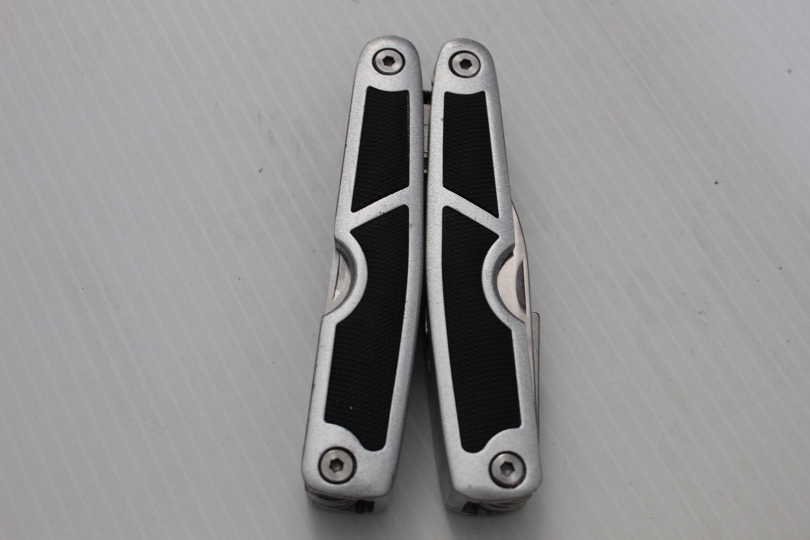 Compact Stainless Steel Multi-Tool Pliers Knife Saw Screwdriver EDC Survival