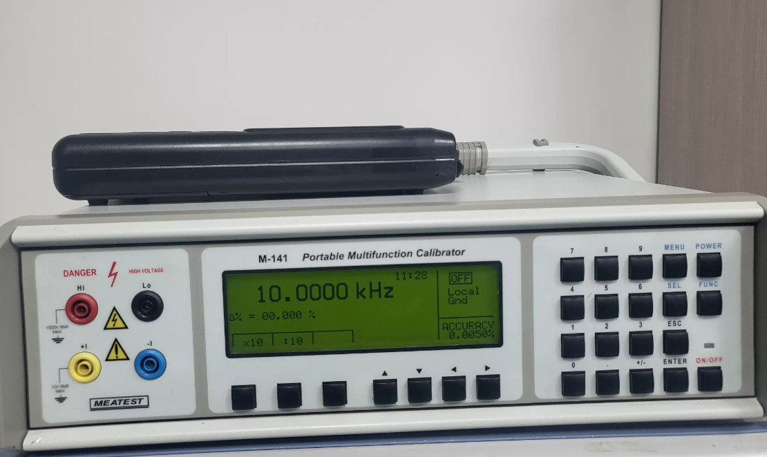 1pcs Meatest m-141 m141 MULTIFUNCTION CALIBRATOR 750V