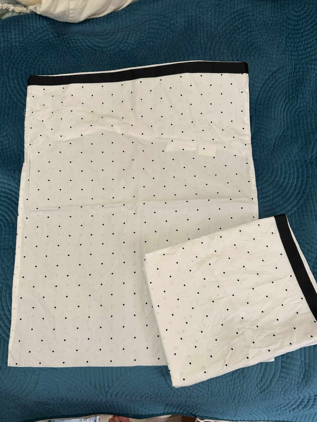 Kate Spade White & Black Polka Dot Standard Pillowcase -crisp ✨ -2