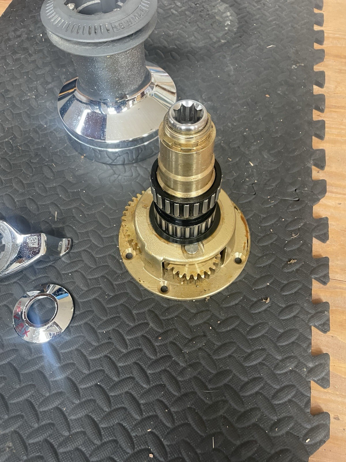 Lewmar 48CST winch
