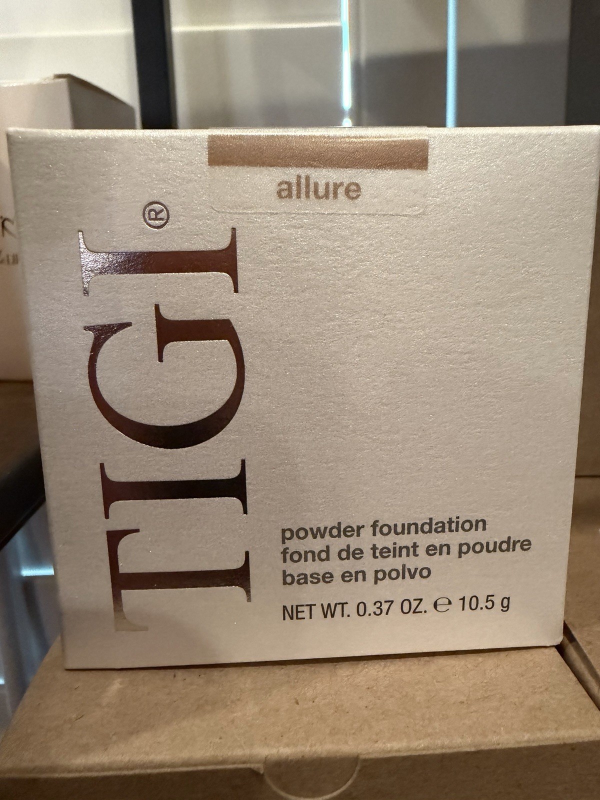 TIGI Allure Powder Foundation Full Size 0.37 oz 10.5 G