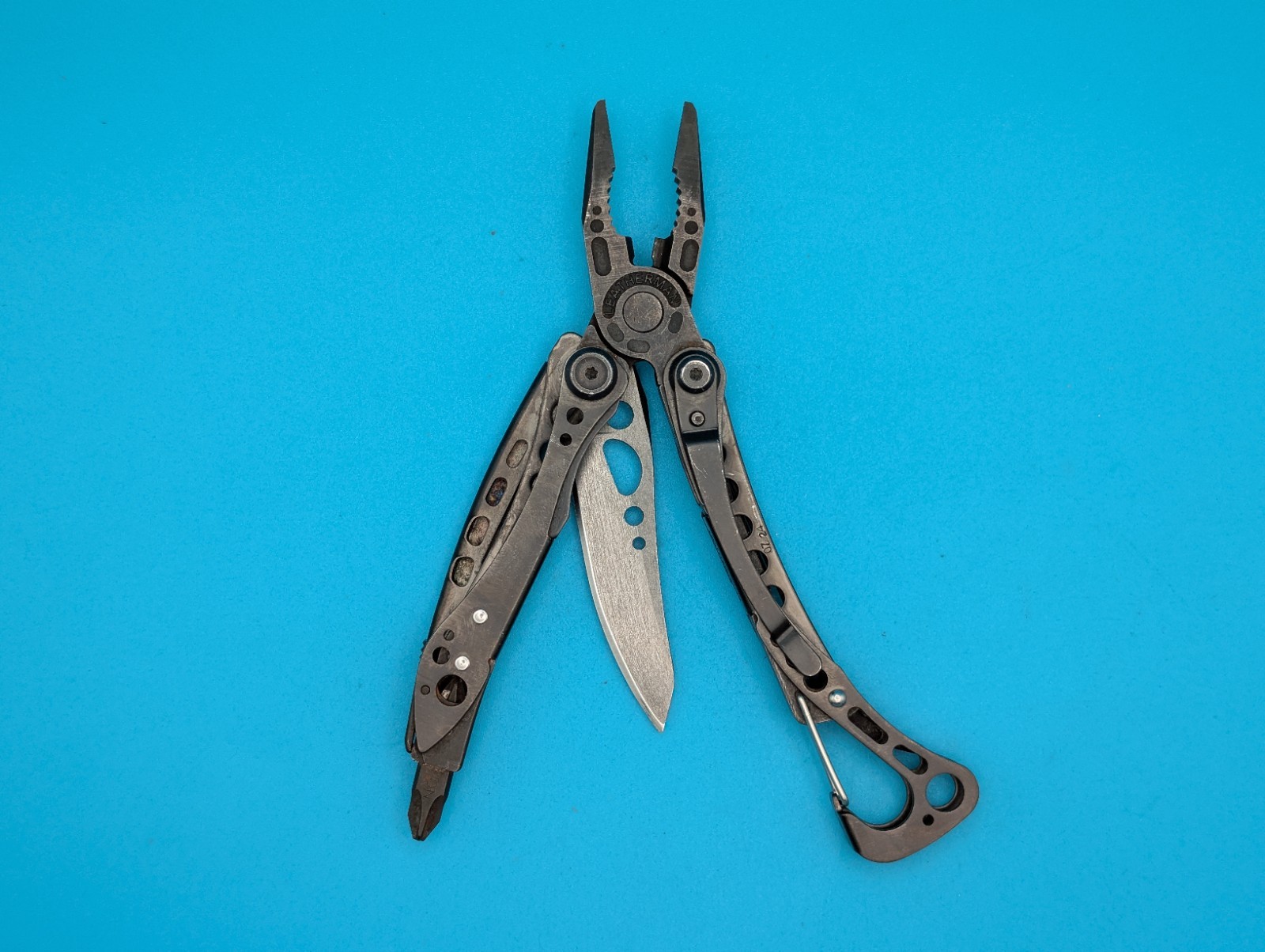 Leatherman Skeletool CX Multitool Plain Edge Knife!