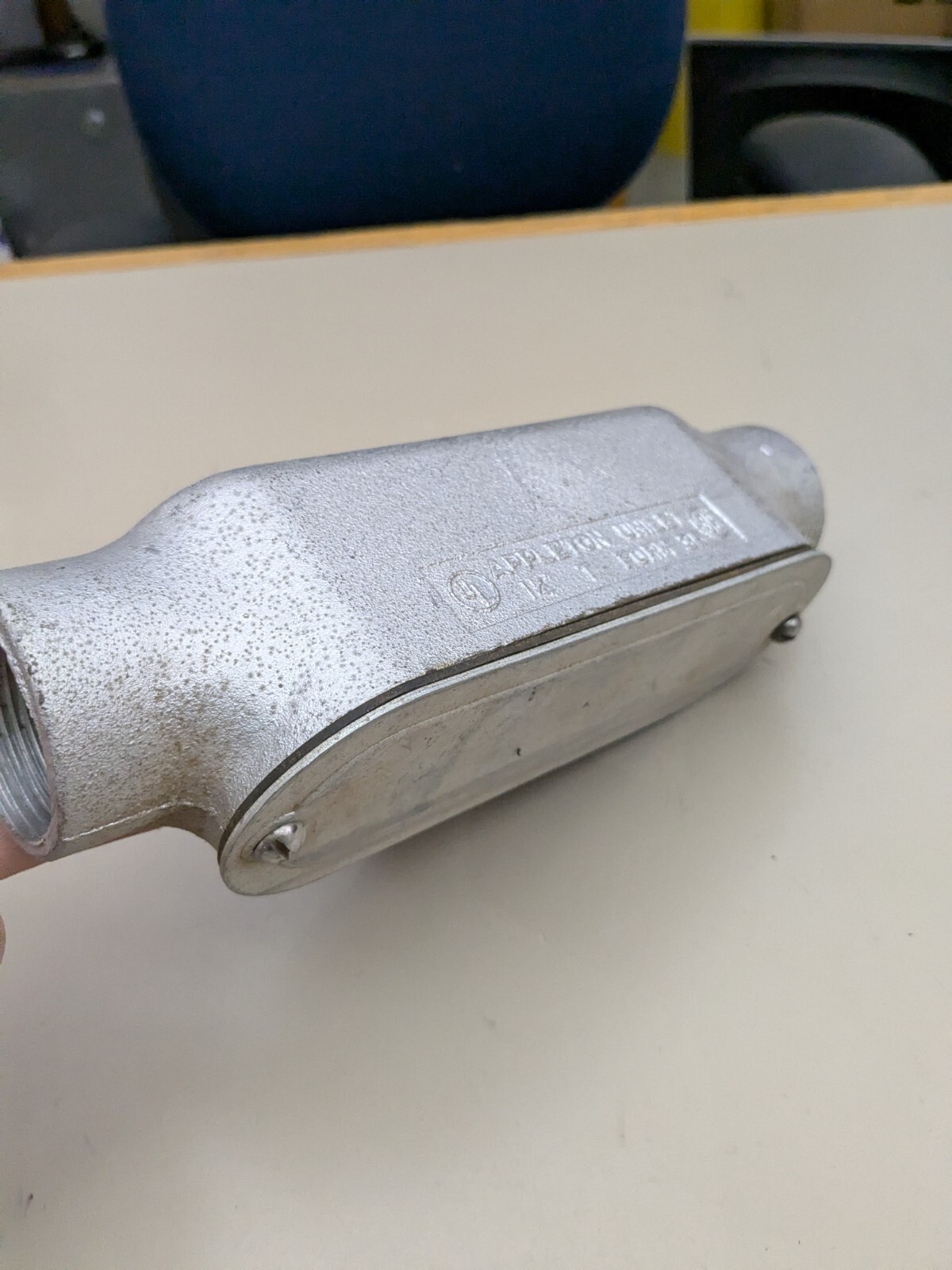 APPLETON 1.25" MALL IRON FORM 35 UNILETS CONDUIT T125-M NOS 1-1/4" Tee LB Cover
