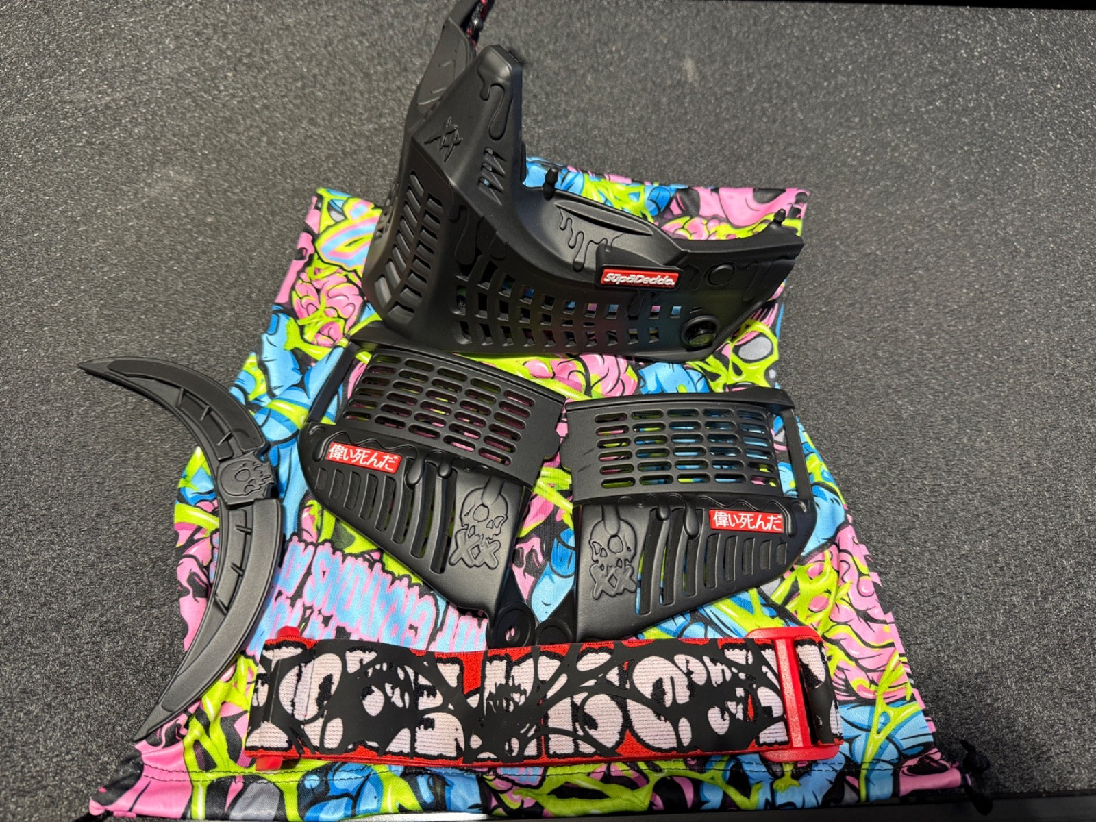 SuperDead Sundaze FULL BLACK LOWER KIT. NEW!