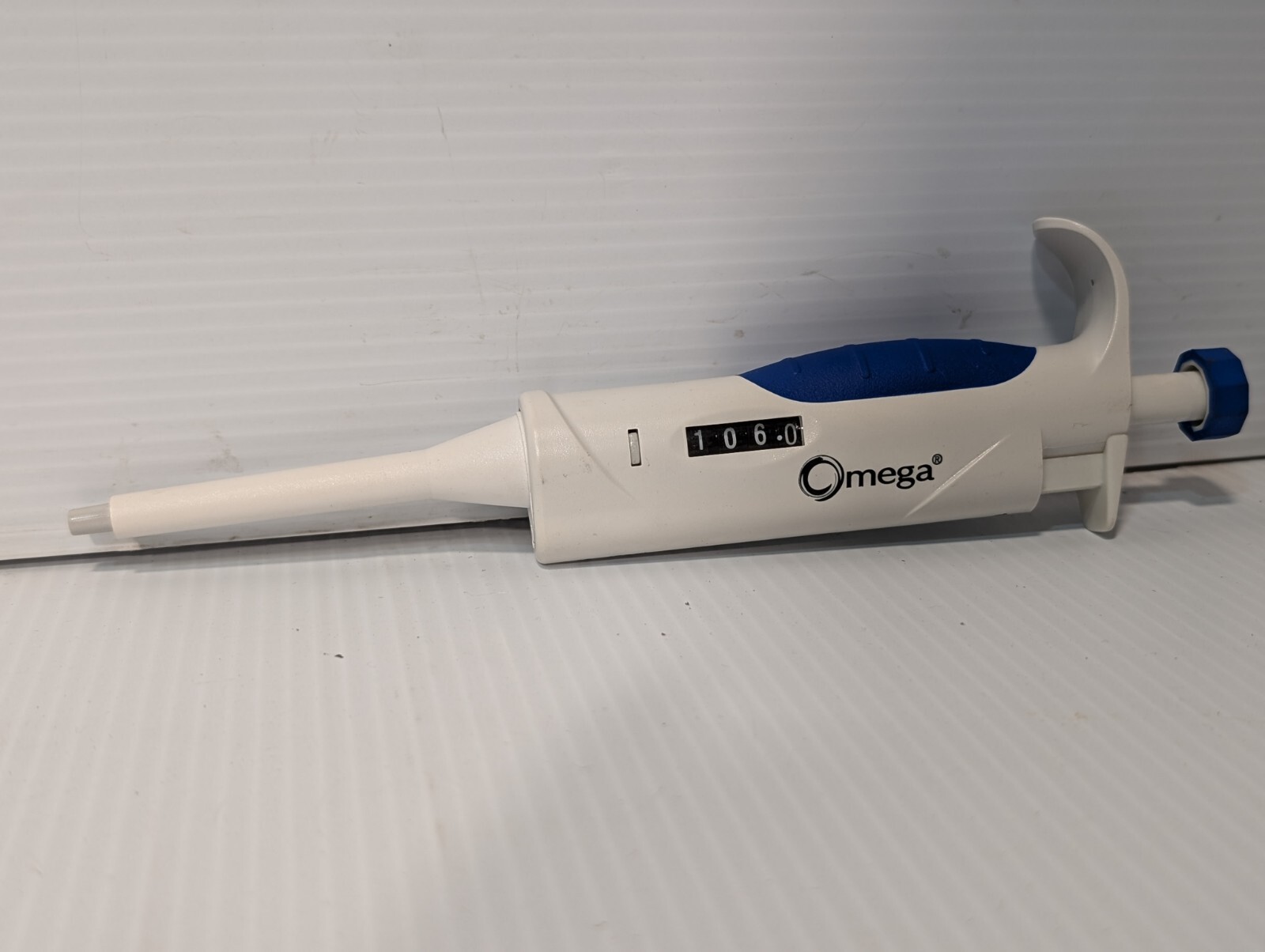 Omega 2450105 Single Channel Adjustable Volume Pipette 10 to 100 uL - Free Ship