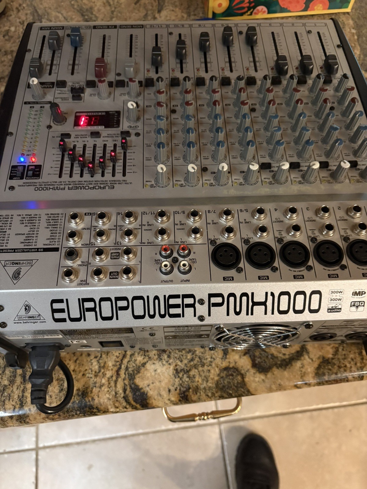 behringer europower pmp1000 Mixer