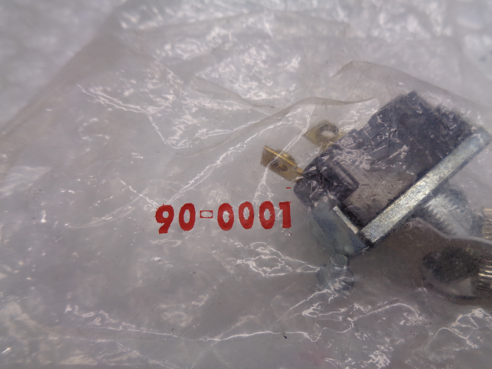 INDUSTRIAL SPARE 90-0001 TOGGLE SWITCH NSNP