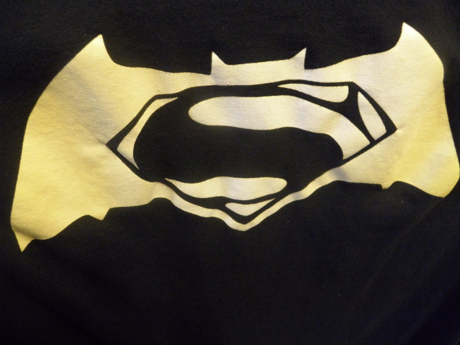 Batman & Superman Dawn of Justice T-Shirt size XL Combined Logos Yellow on Black
