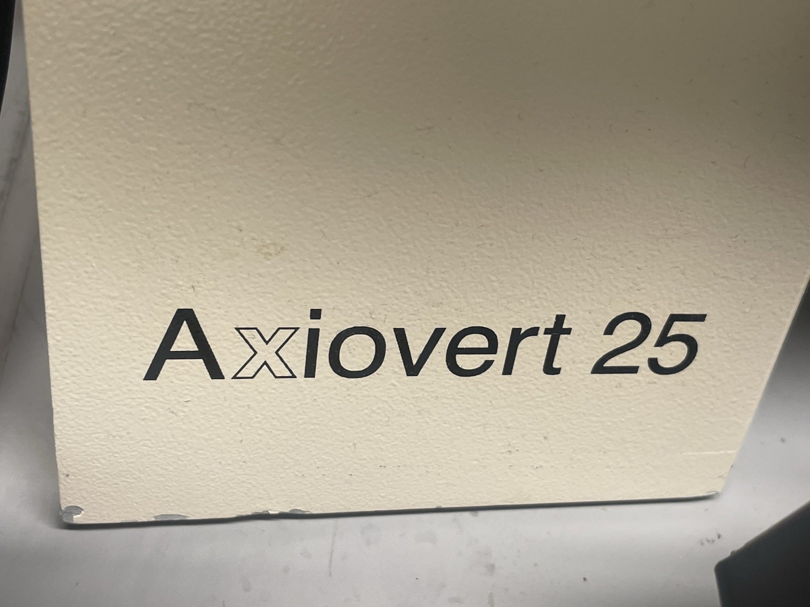 CARL ZEISS AXIOVERT 25 INVERTED PHASE CONTRAST MICROSCOPE with 4 objectives