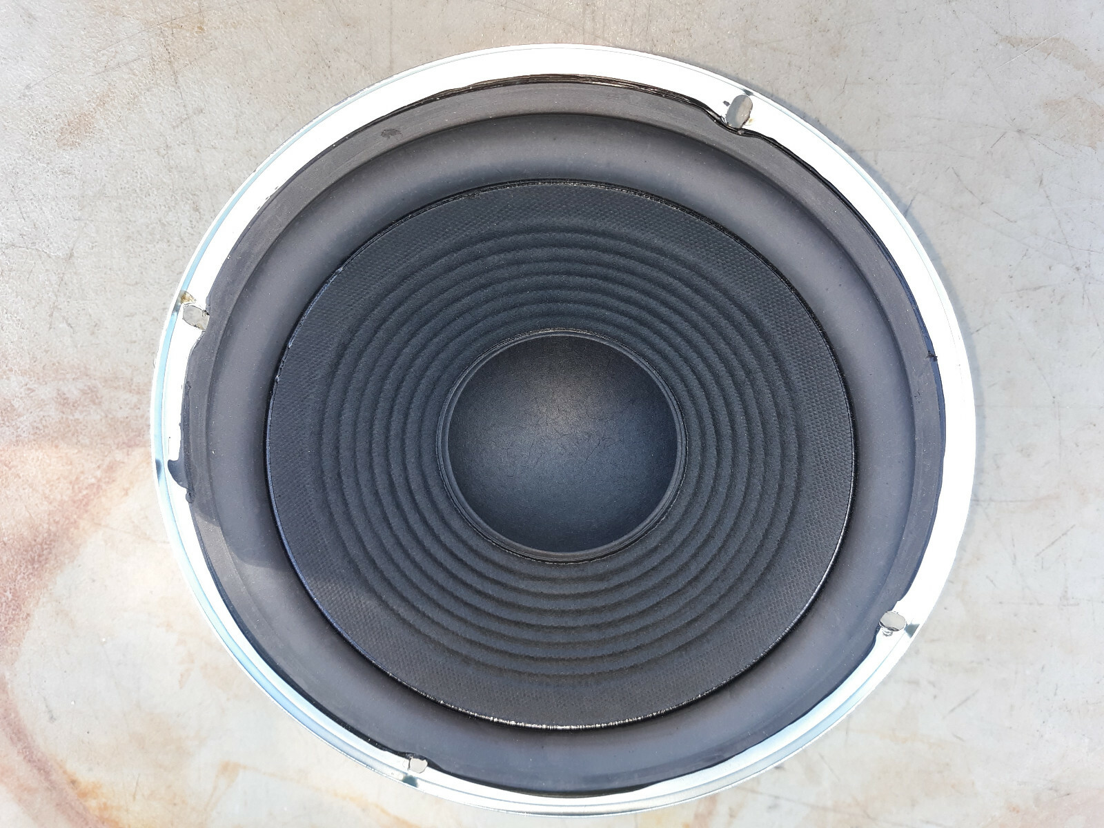 20OO98 SONY SPEAKER, 1-826-186-11, 3#15 NET WT 8-1/4" DIAMETER, 4-3/4" DEEP, VGC