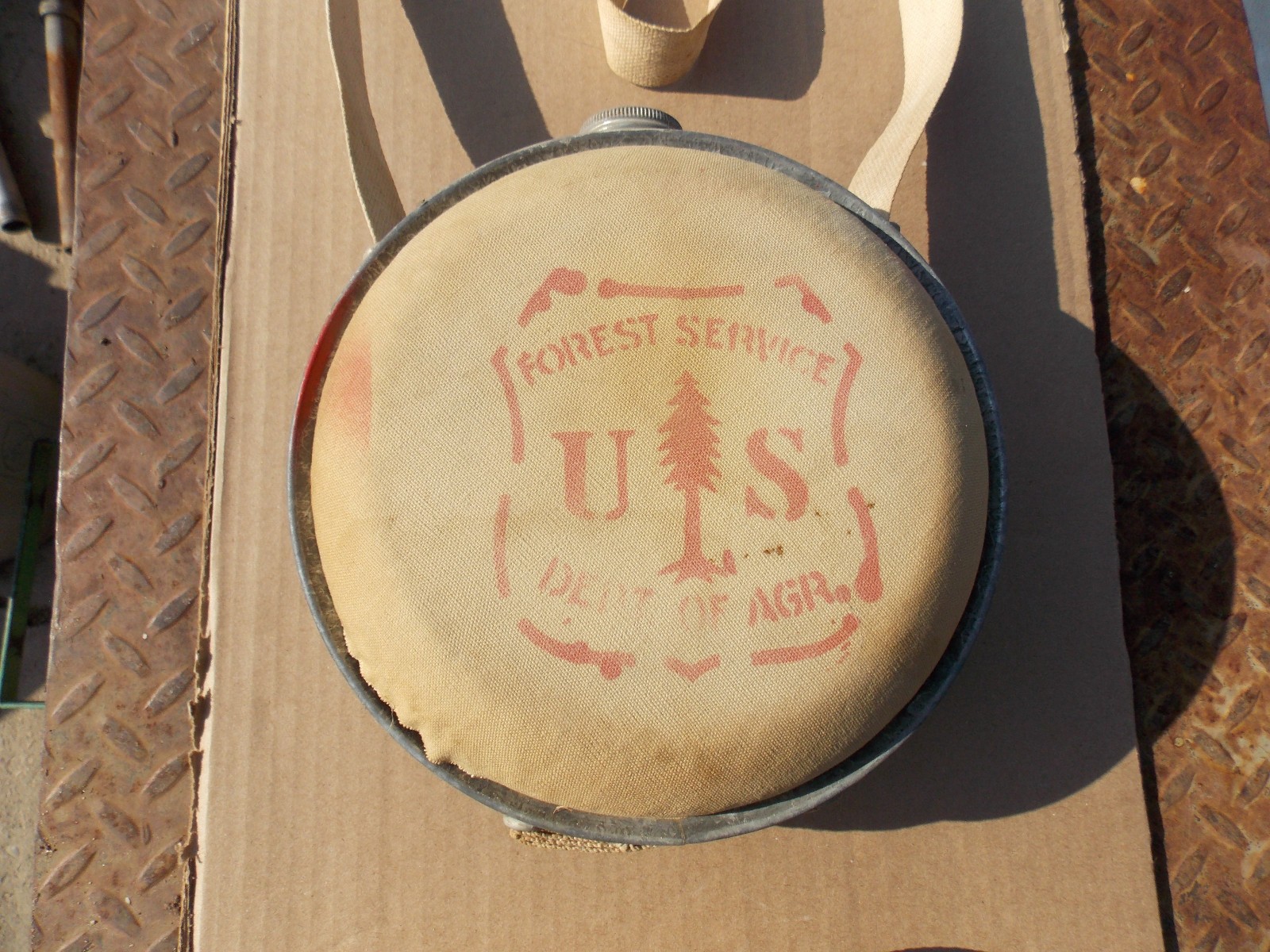 vintage U.S FOREST SERVICE CANTEEN department of agriculture, metal canvas