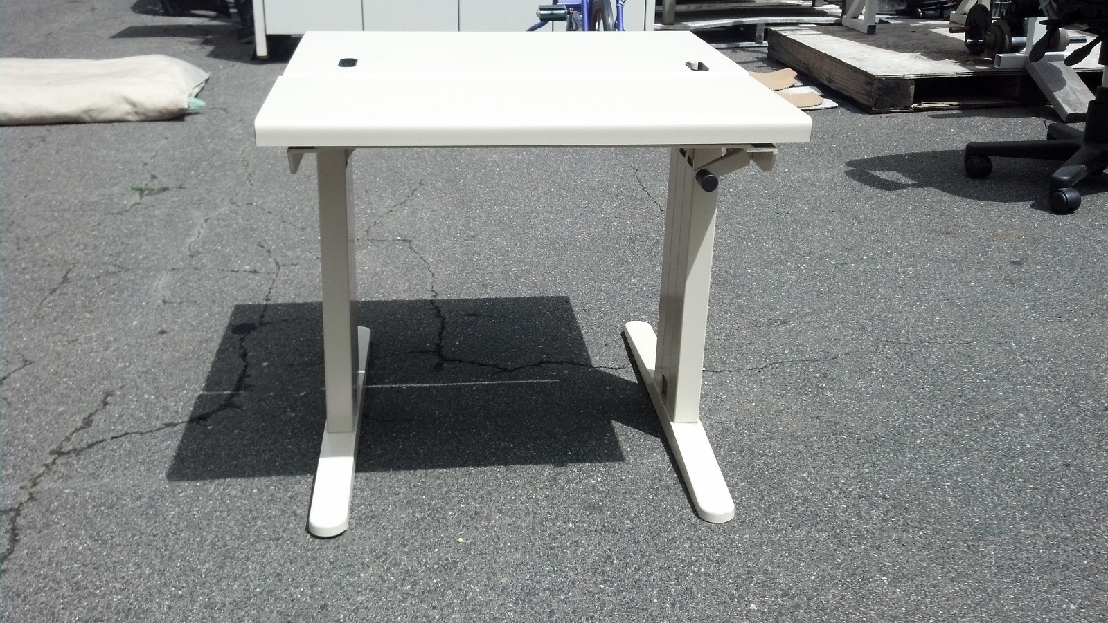 COMPUTER TABLE WITH 2 ADJUSTABLE WORK SURFACE'S We Deliver Locally Nor CA