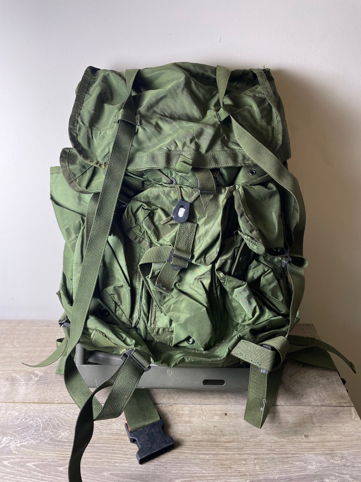 US Army Ruck Backpack OD Nylon Medium LC-2 Combat Field Pack & Metal Frame