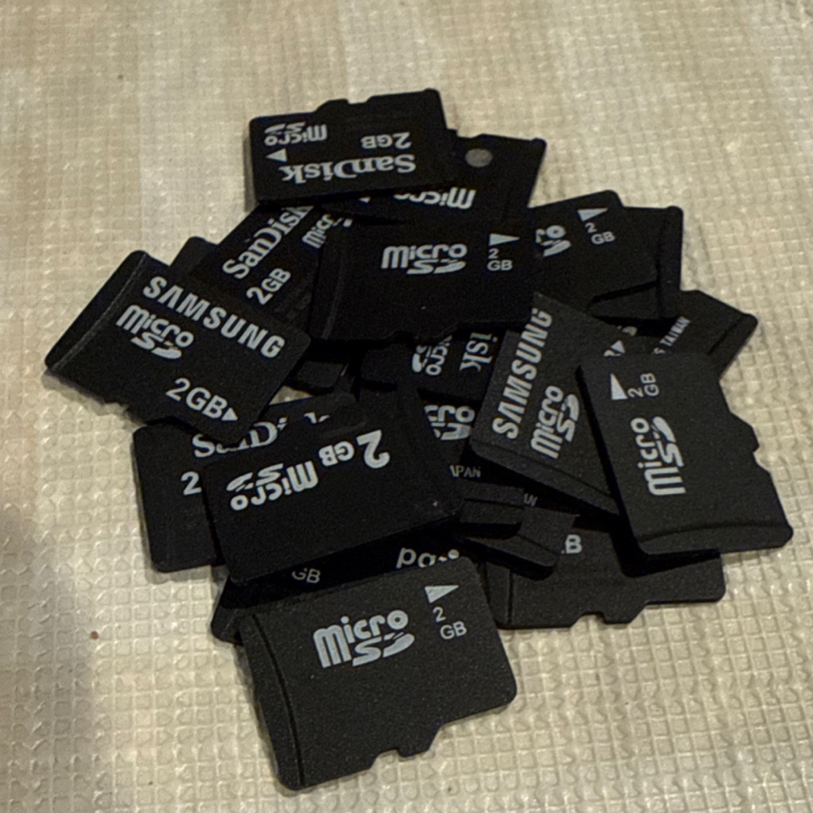Lot of 20 2 Gig Micro SD cards, Untested