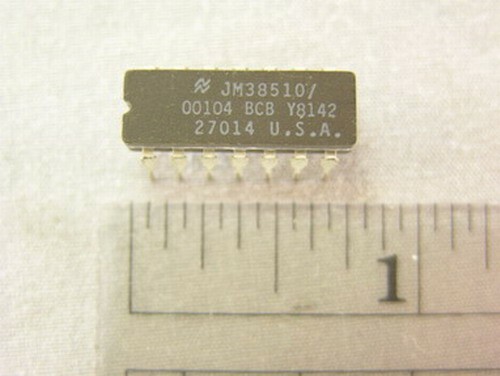 2 National JM38510/00104BCB Quad 2-Input PosNand Gates 14-CerDIP