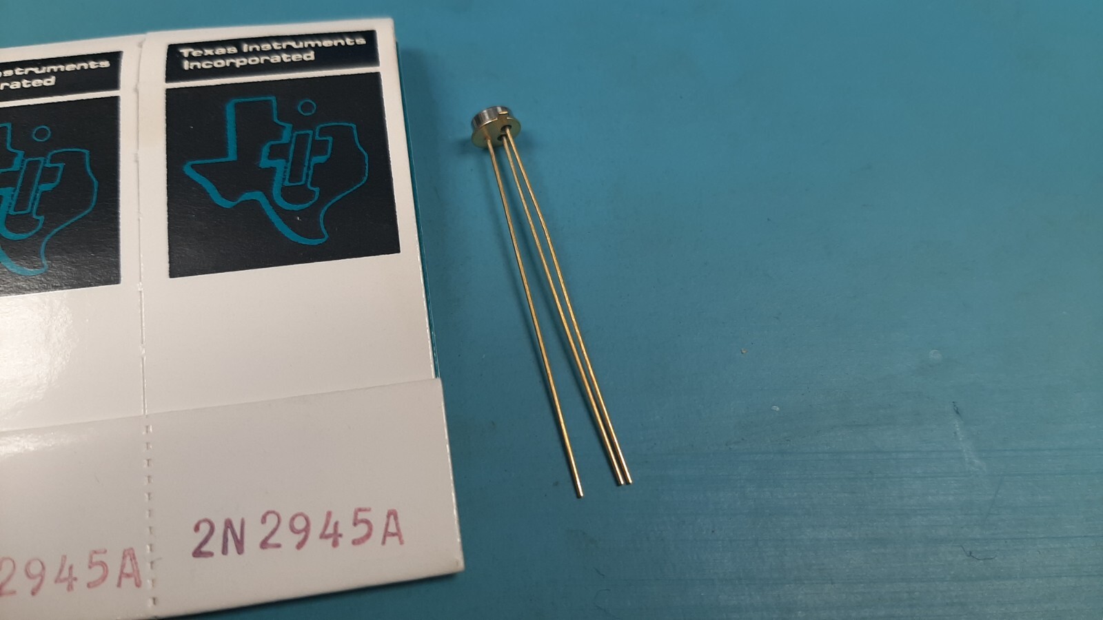 (2 PC) Genuine 2N2945A T I.Gold Silicon Transistor Si PNP 400mW 20V 100mA TO-46