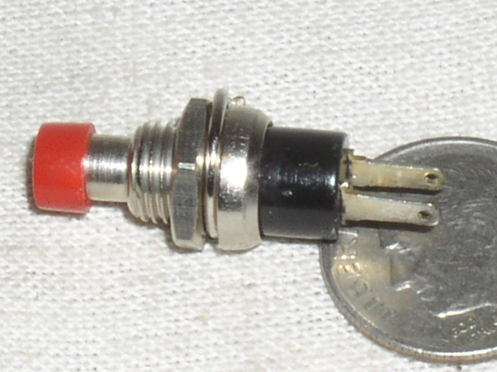 ONE MINI RED 3 AMP 3A A N/O HOBBY MOMENTARY PUSHBUTTON PUSH BUTTON SWITCH USA